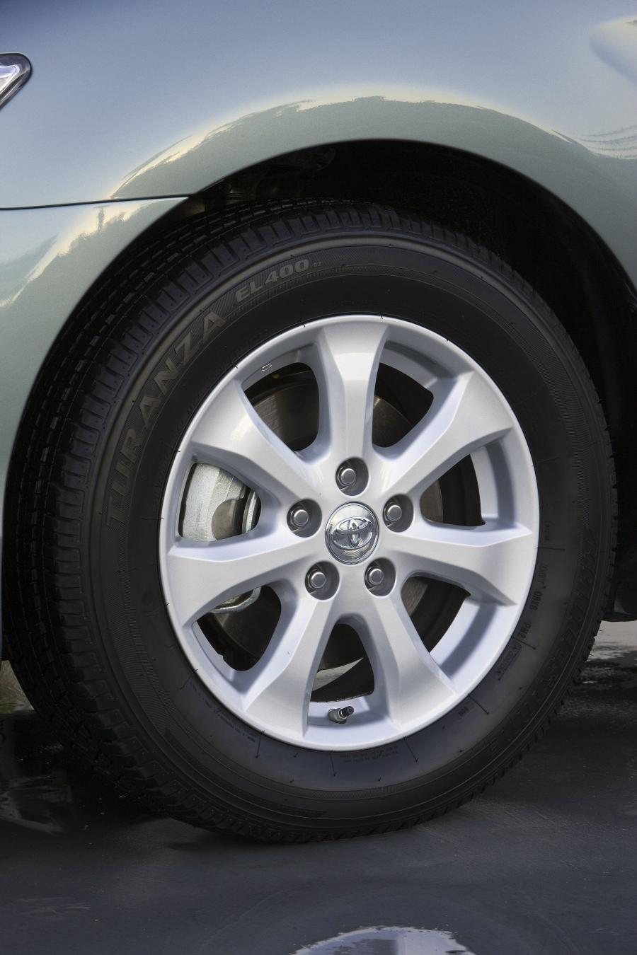  Toyota Camry LE 2010 года  (фото 6 из 20)